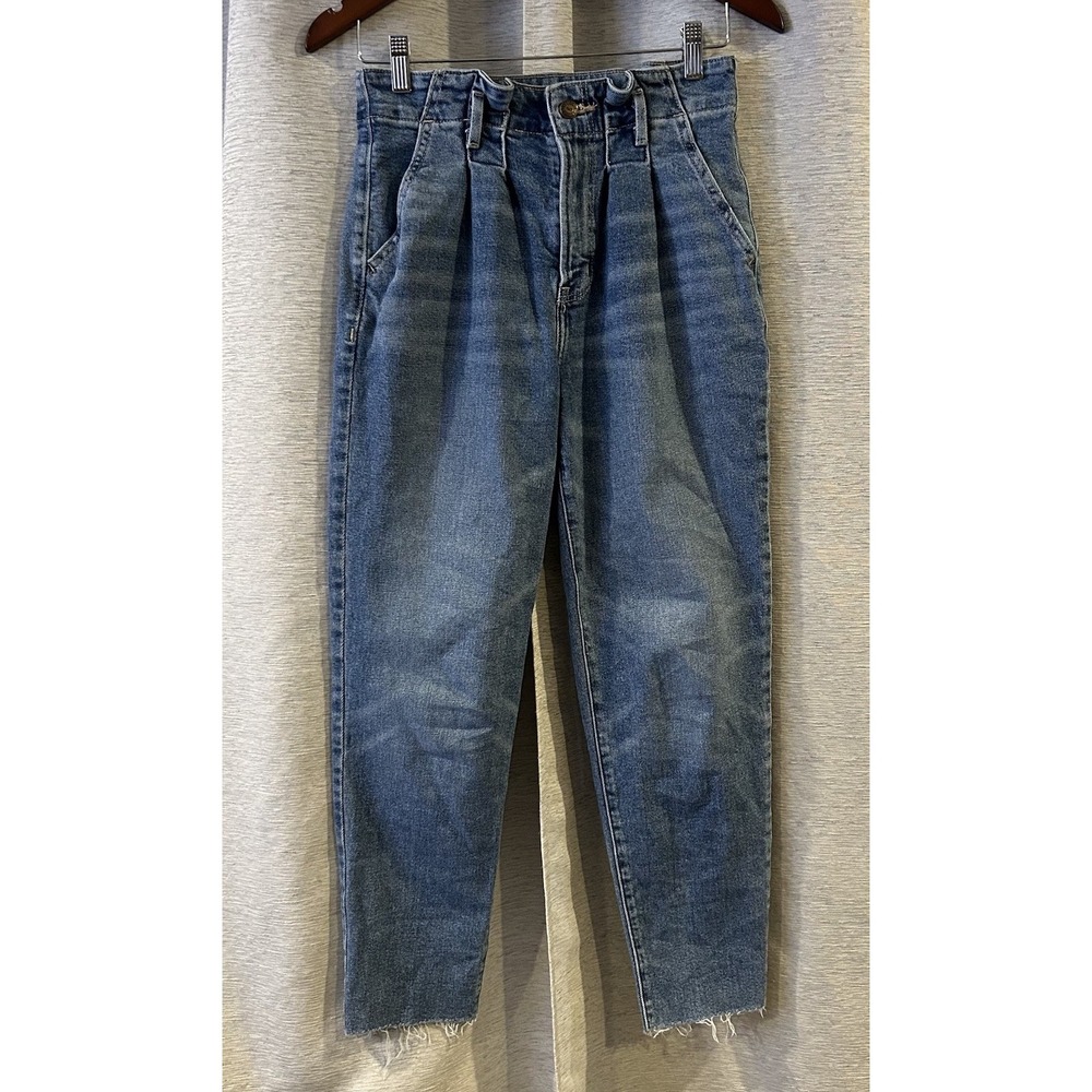 Hollister ultra high‎ rise mom Jeans Size 26 City Preppy
